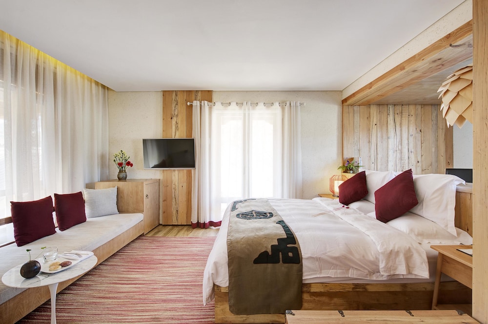 Deluxe Suite photo 1