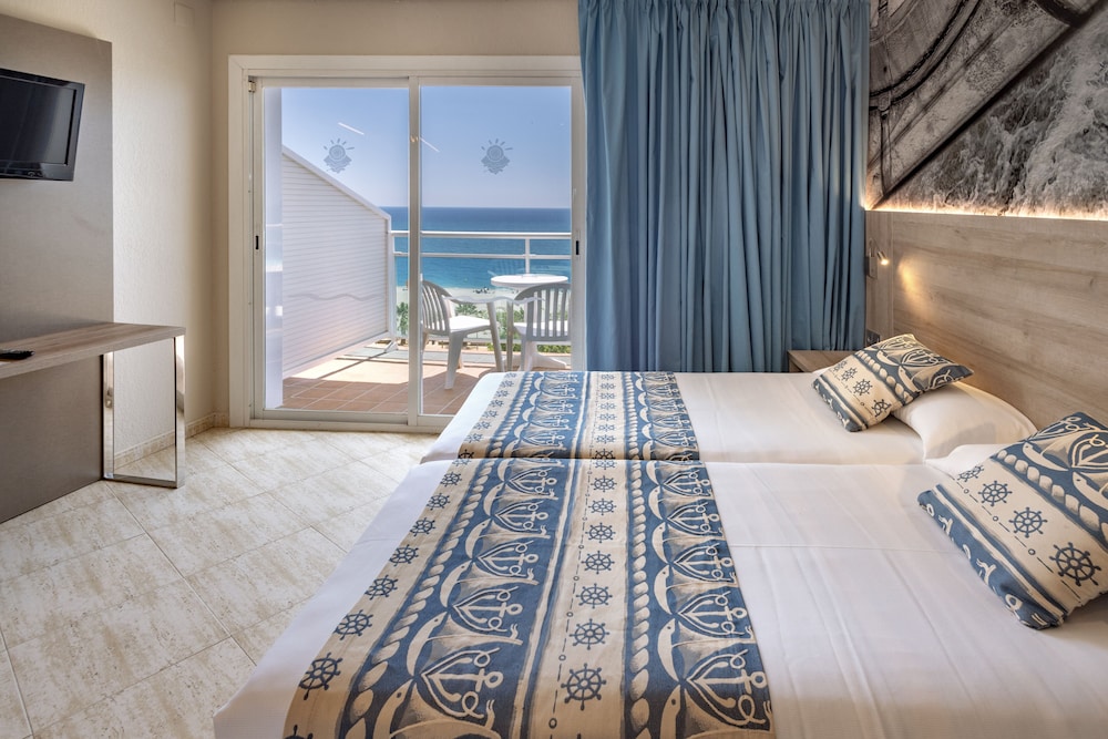 Double or Twin Room, Balcony, Sea View - Photo 7