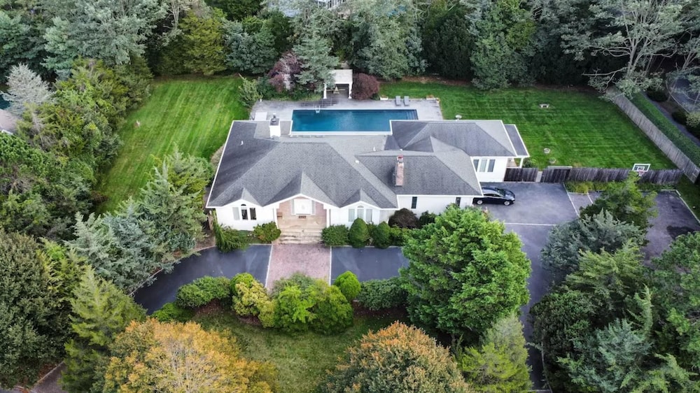 Villa photo 2