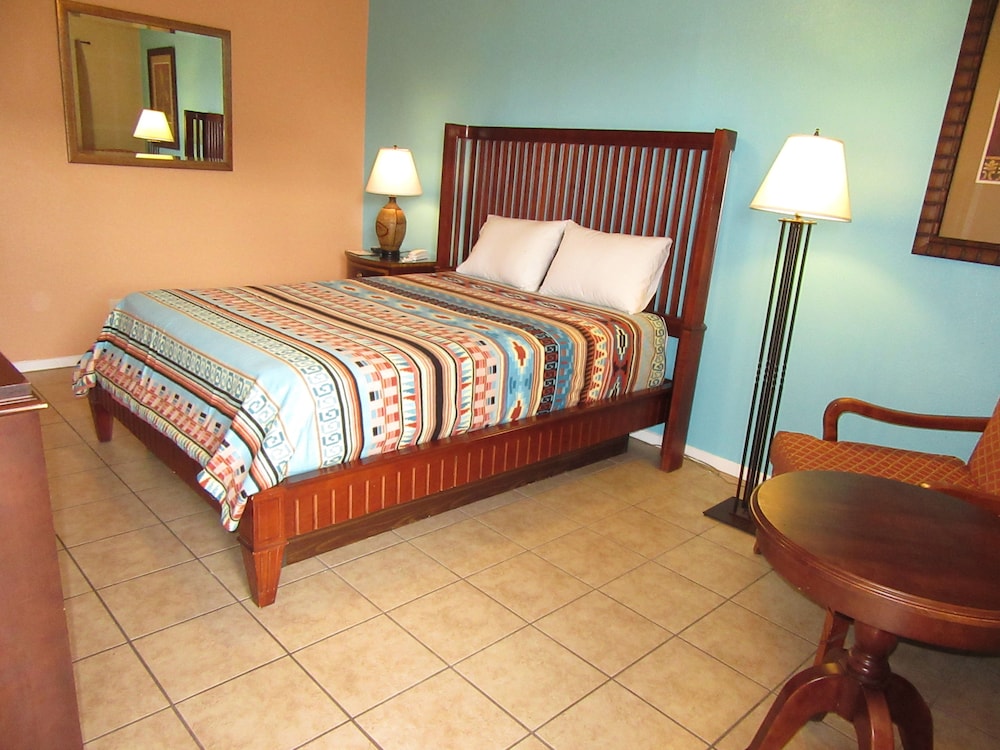 Standard Single Room, 1 Queen Bed, Non Smoking photo 1
