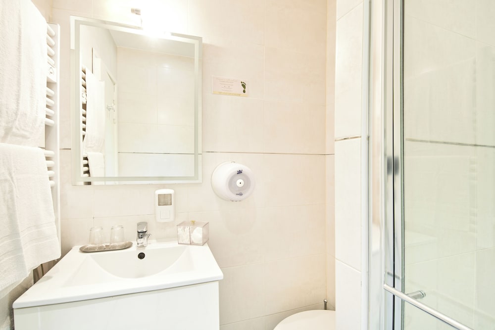 Standard Room - Photo 2