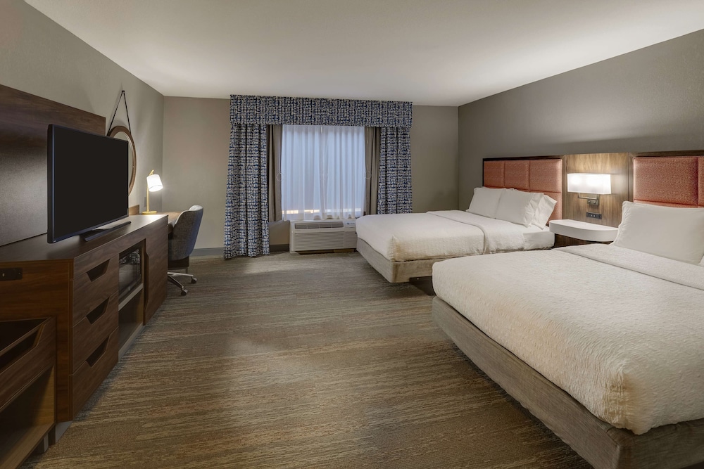 Room, 2 Queen Beds, Accessible (Hearing) - Photo 1