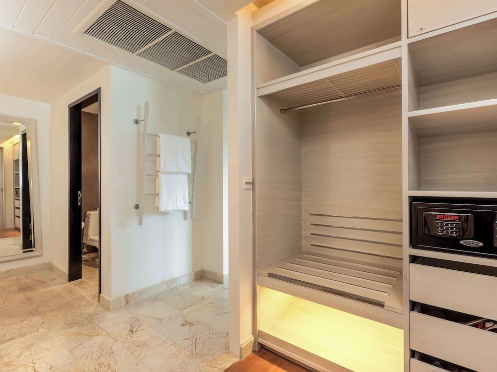 Deluxe Suite, 1 King Bed, Balcony (overlooking Andaman Sea) - Photo 2