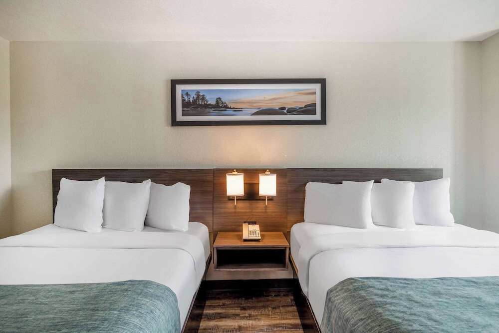 Room, 2 Queen Beds, Non Smoking photo 1