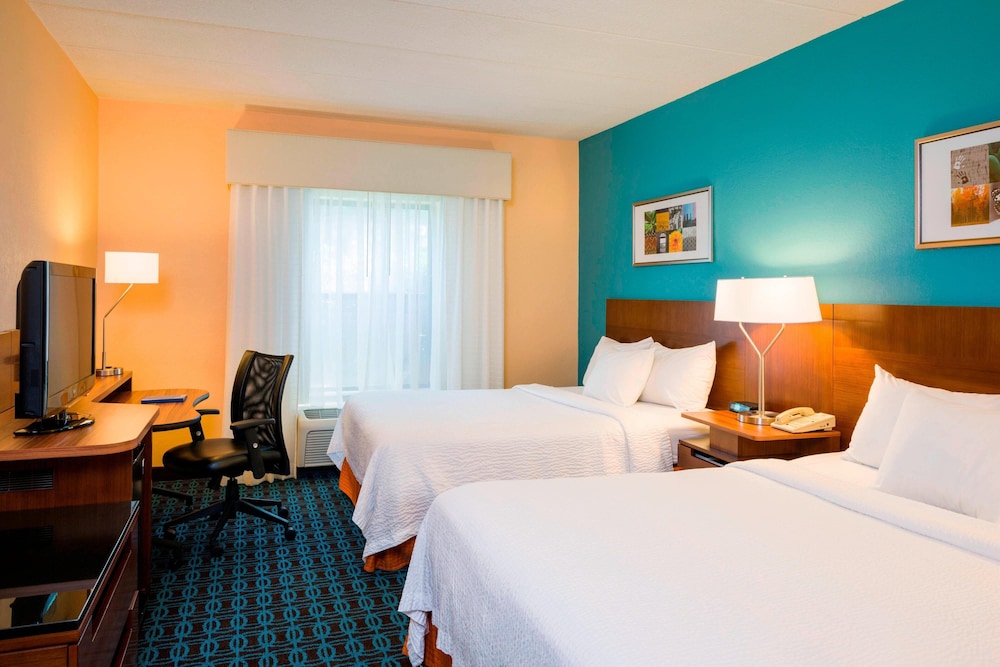 Room, 2 Queen Beds photo 3