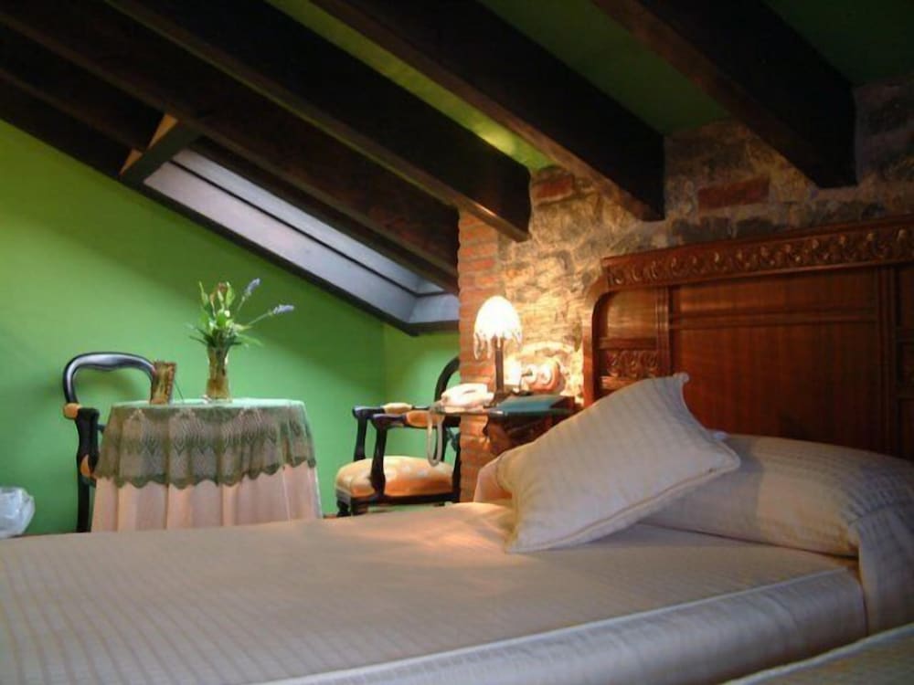 Standard Double or Twin Room - Photo 32