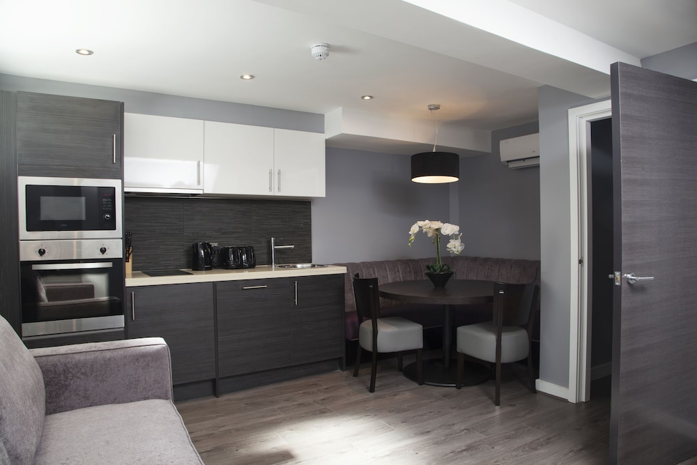 Two Bedroom Apartment - Sleeps 6