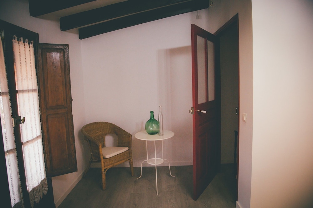 House, 1 Bedroom, Balcony photo 3
