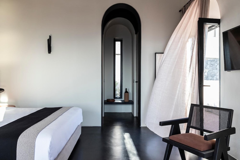Grande Nimbus Suite with Sea view and Hot Tub - Photo 9