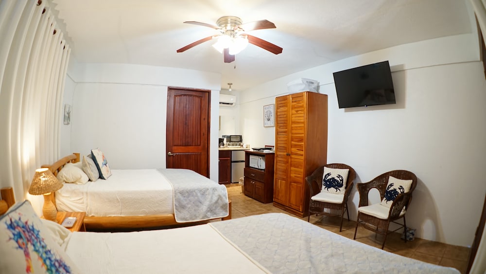 Junior Double Room, 2 Queen Beds, Kitchenette, Ground Floor photo 3