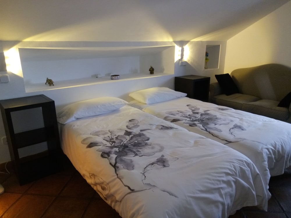 Superior Double Room, 2 Twin Beds - Photo 6