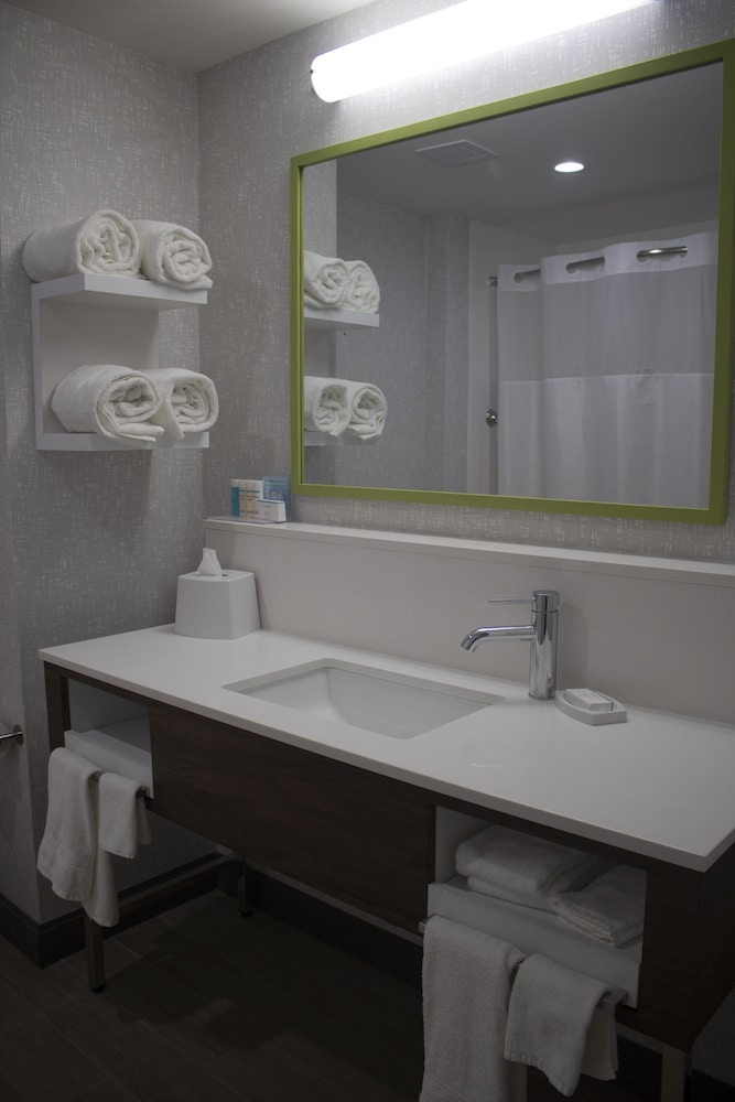 Room, 2 Queen Beds, Accessible (Hearing) - Photo 4