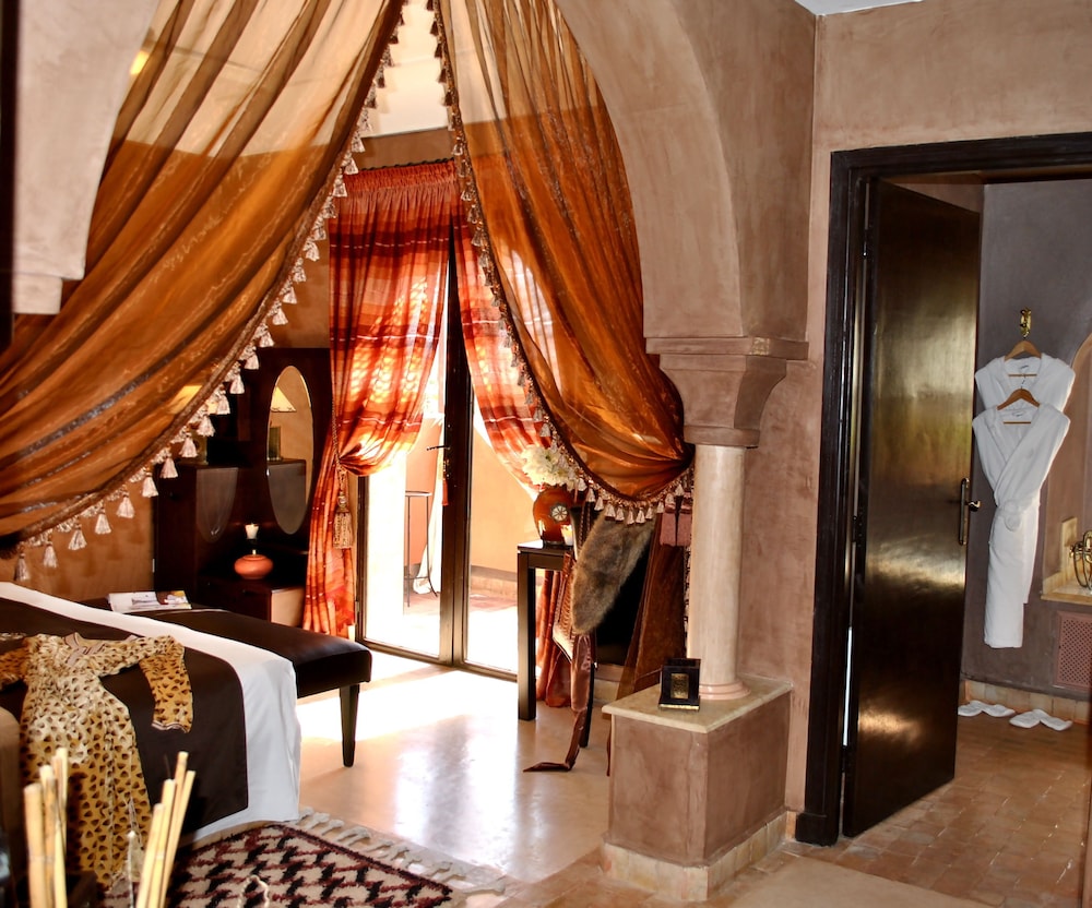 Deluxe Room - Photo 2