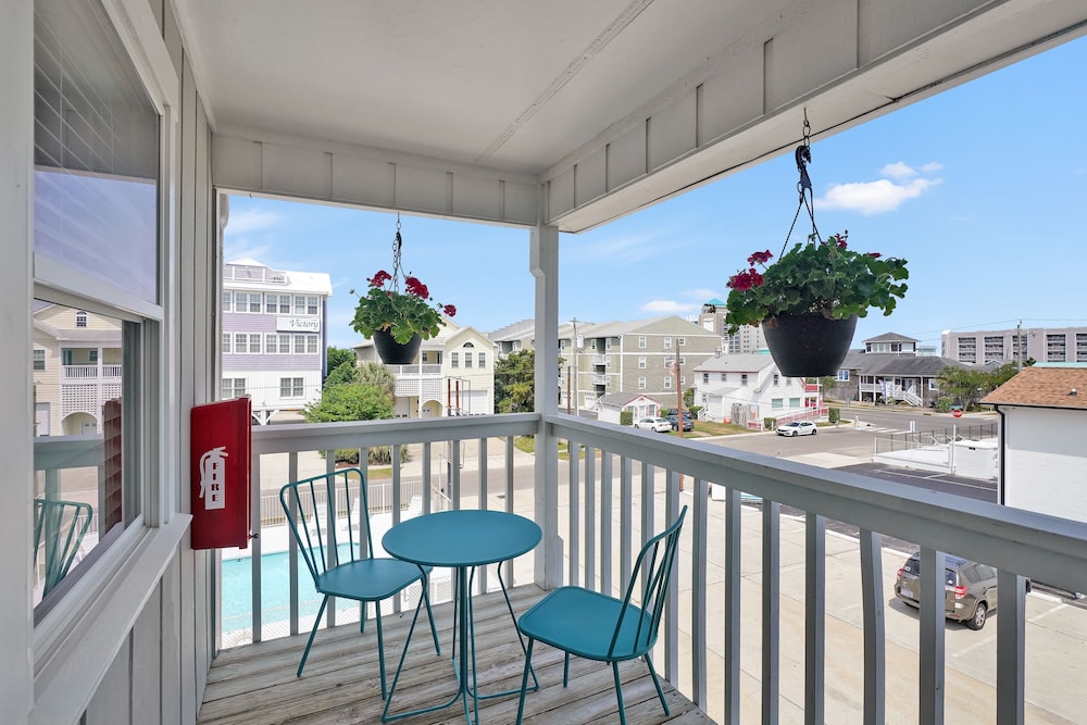 2 Bed Apartment with Balcony photo 2