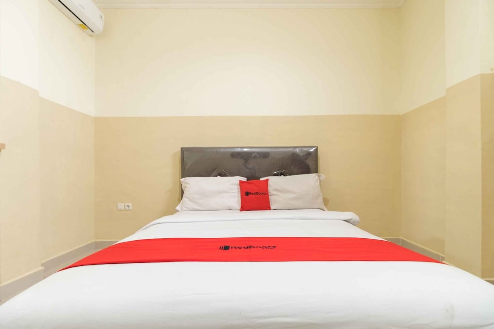 Double Room (Reddoorz) photo 2