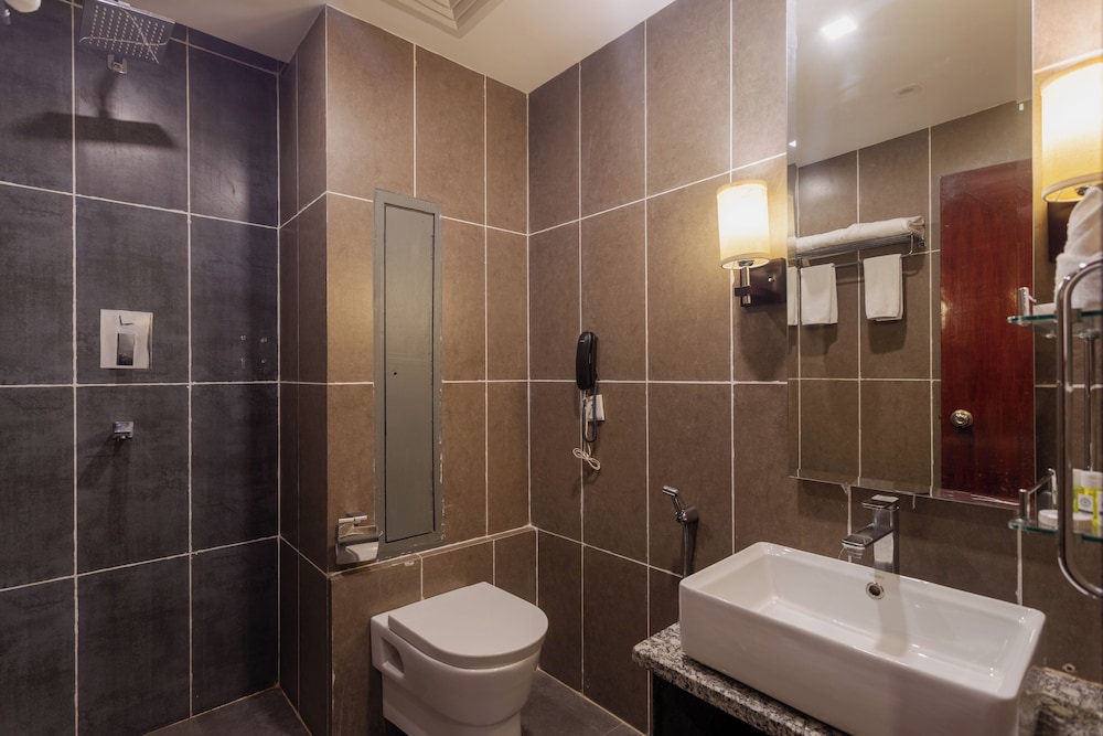 Suite - Photo 3