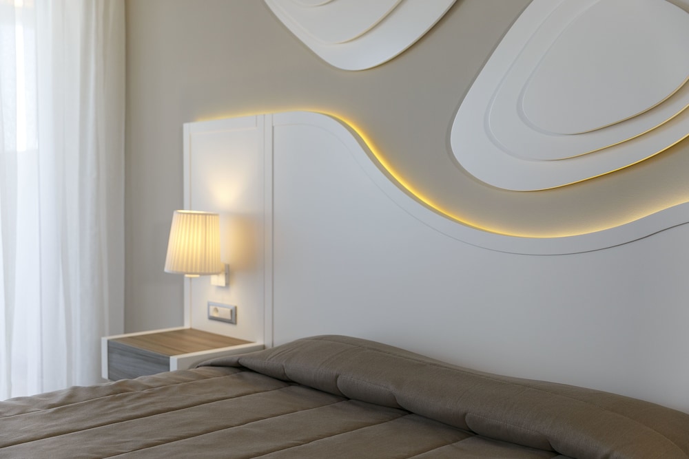 Family Room, Balcony, Sea View (Executive) photo 3