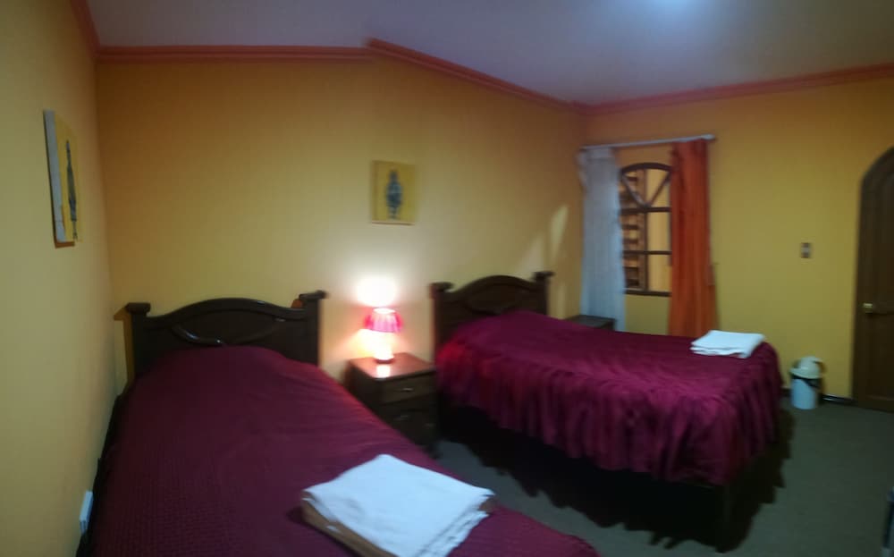 Economy Twin Room photo 2