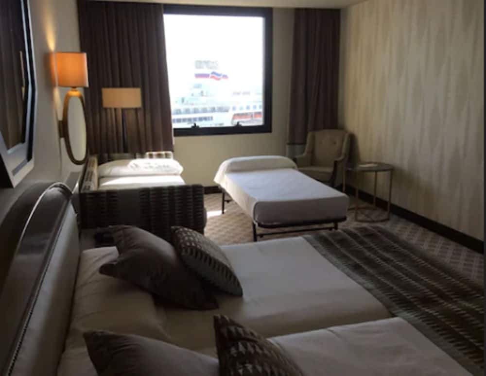 Double Room, Sea View (2 Adults + 1 Child) - Photo 1