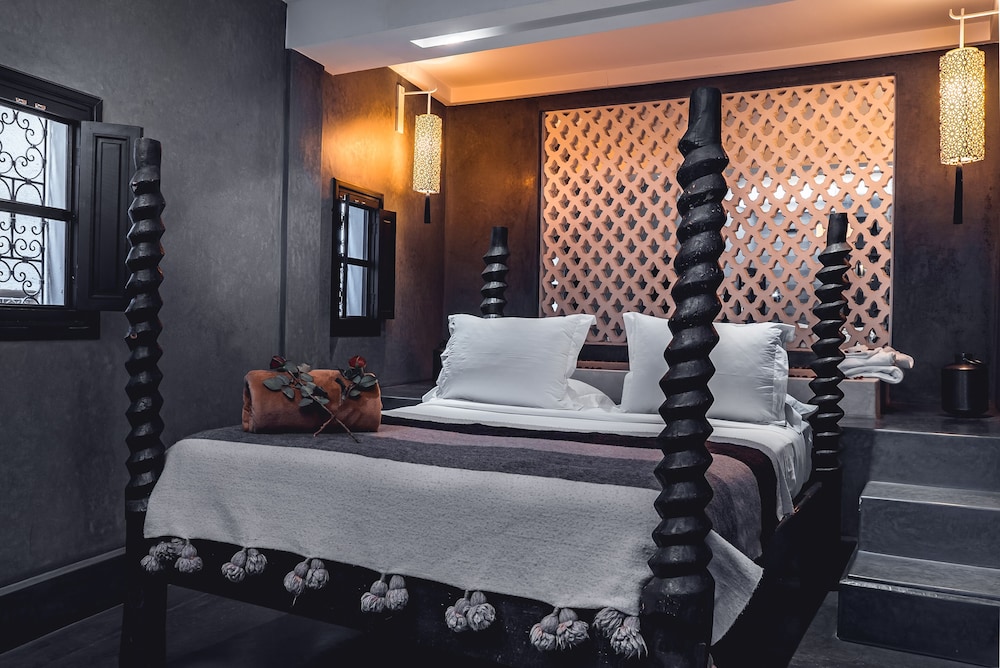 Luxury Suite - Photo 1