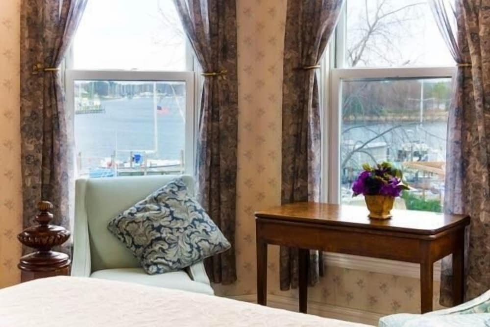 Room, Harbor View photo 1