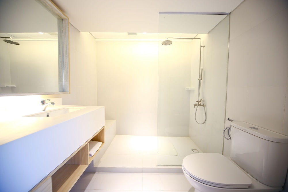 Suite, 1 King Bed, Non Smoking (Penthouse Suite A) photo 2