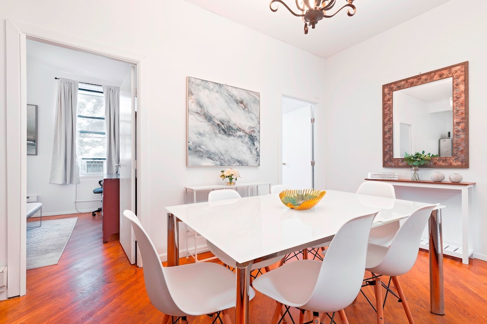 Apartment photo 2