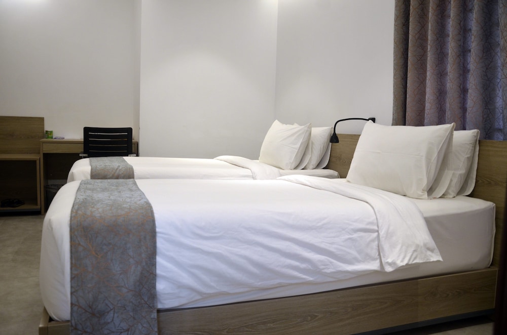 Deluxe Twin Room - Photo 5