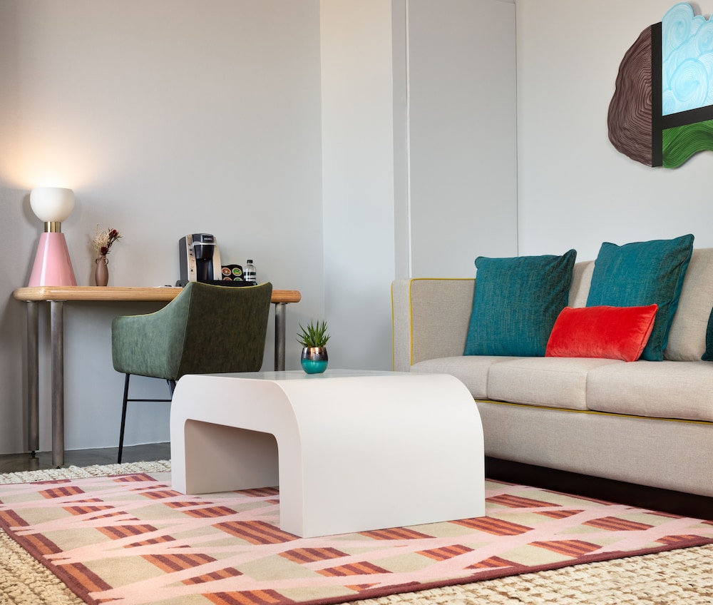 Suite, 2 Double Beds, City View - Photo 10