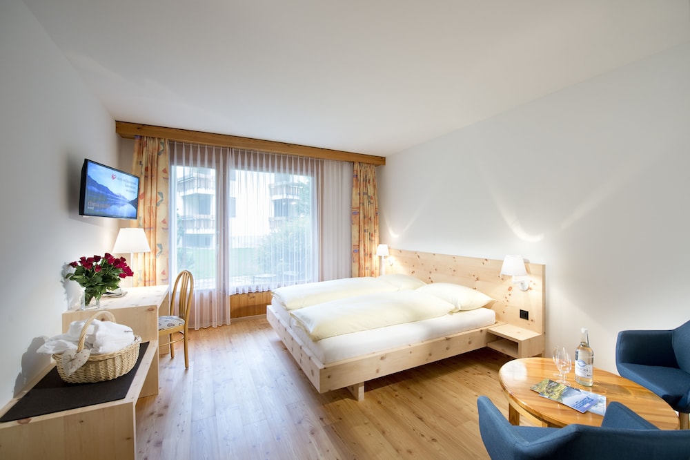 Classic Double Room, Balcony, Mountain View photo 1