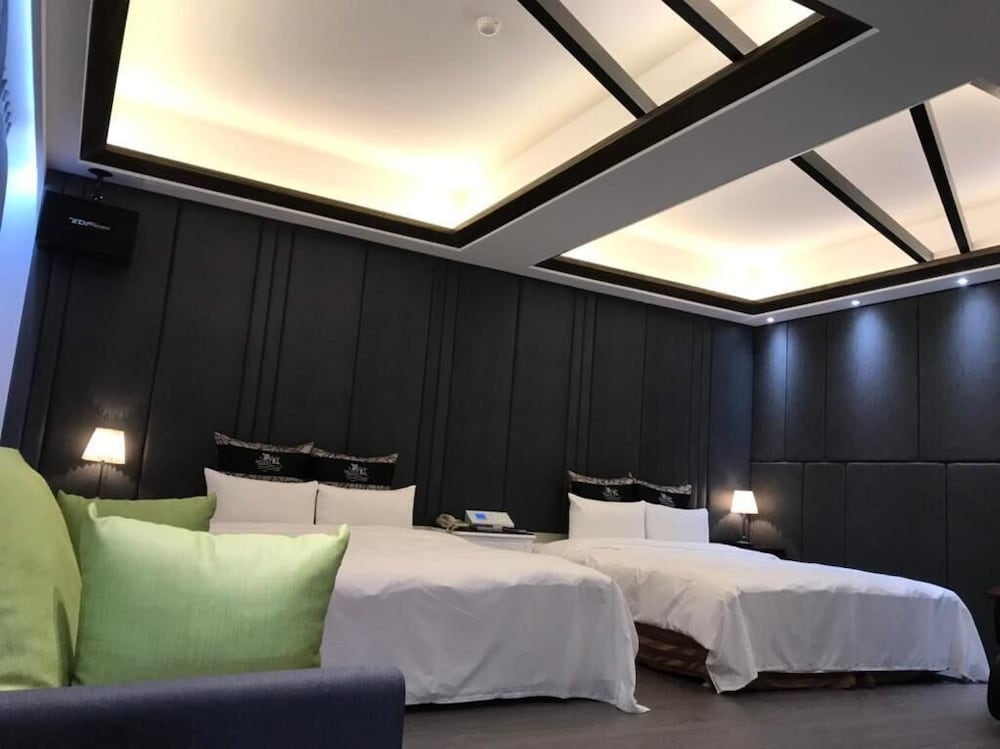 Deluxe Quadruple Room (check-in after 19:00) photo 3