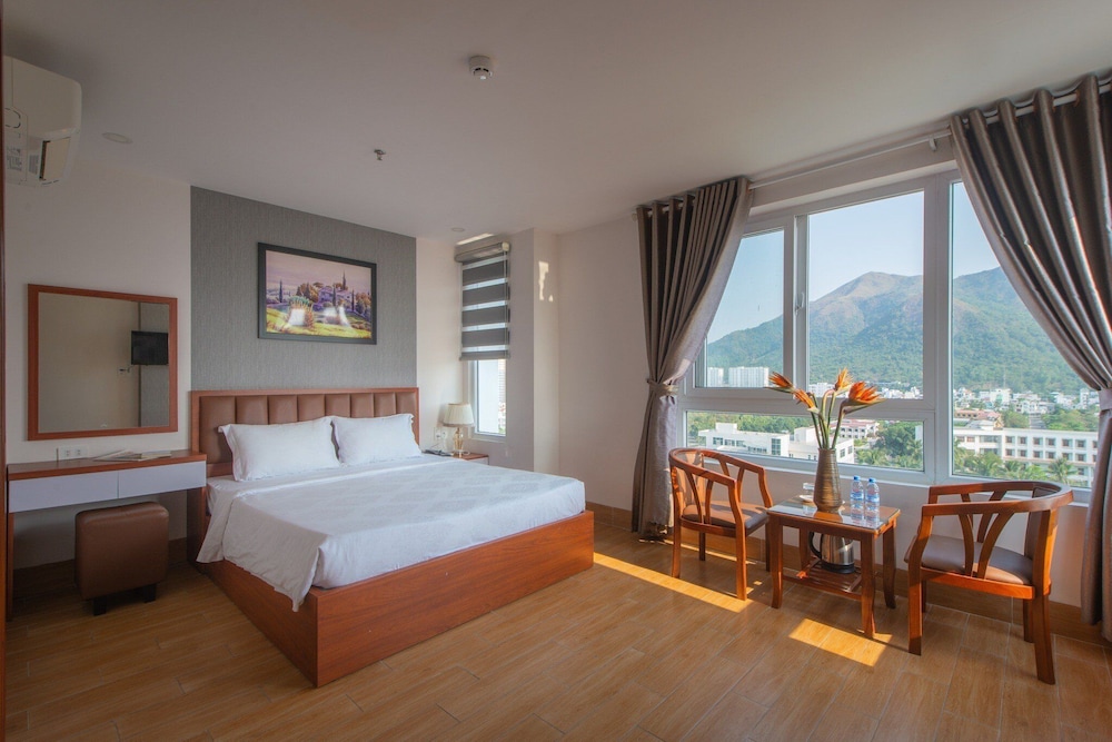 Deluxe Double Room, 1 Queen Bed, Mountain View - Photo 1