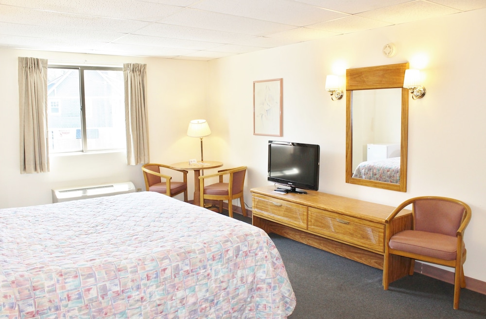 Standard Room, 1 King Bed photo 3