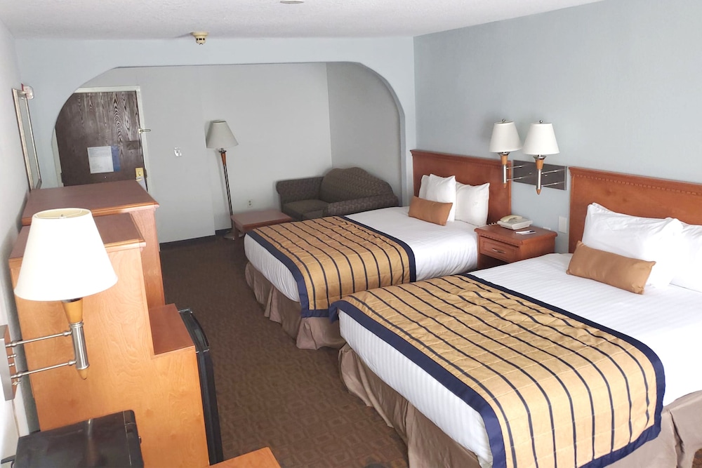 Luxury Studio Suite, 2 Queen Beds, Non Smoking - Photo 2