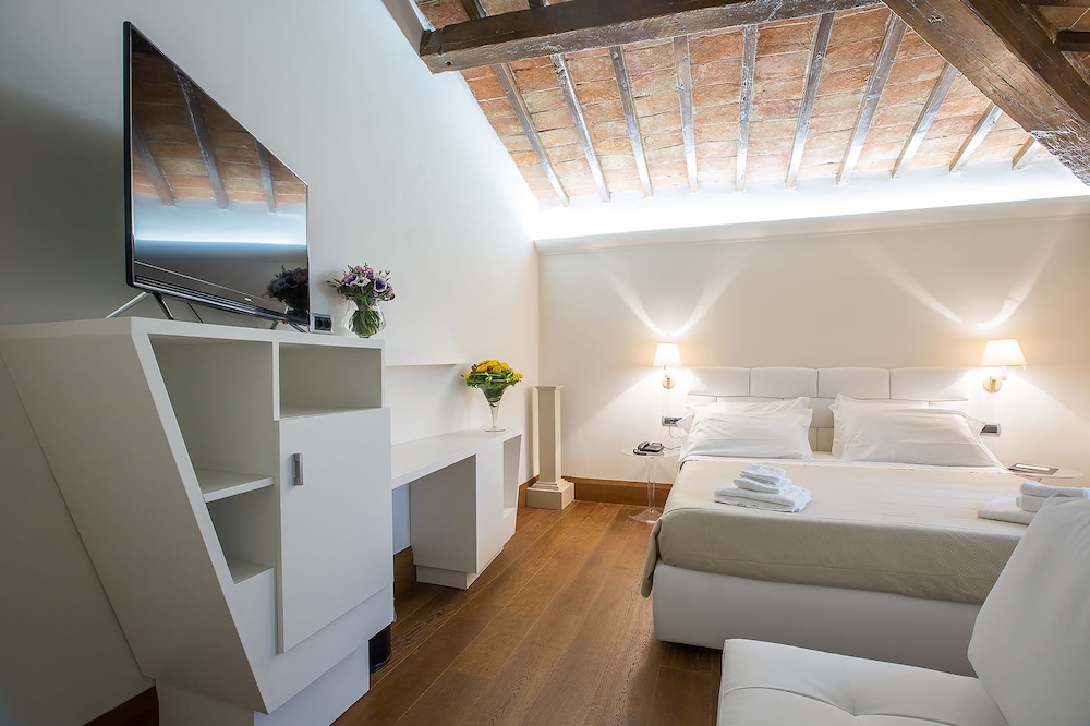 Junior Suite - Photo 1