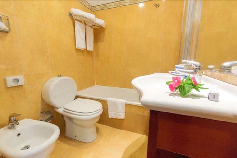 Superior Double Room Single Use, Sea View photo 3