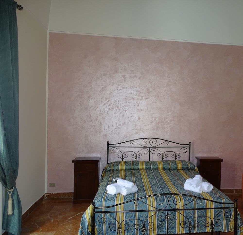 Deluxe Quadruple Room (102) photo 1