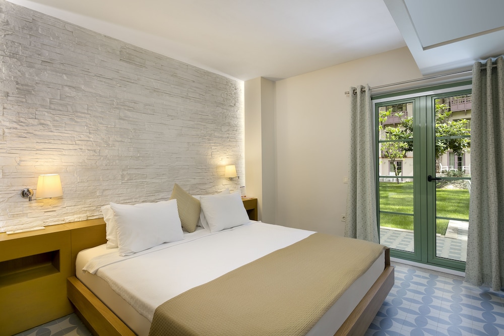 Standard Triple Room, Garden View photo 1