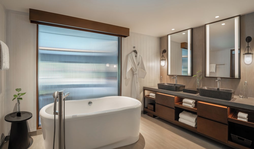 Studio, 2 Double Beds, Resort View - Photo 5
