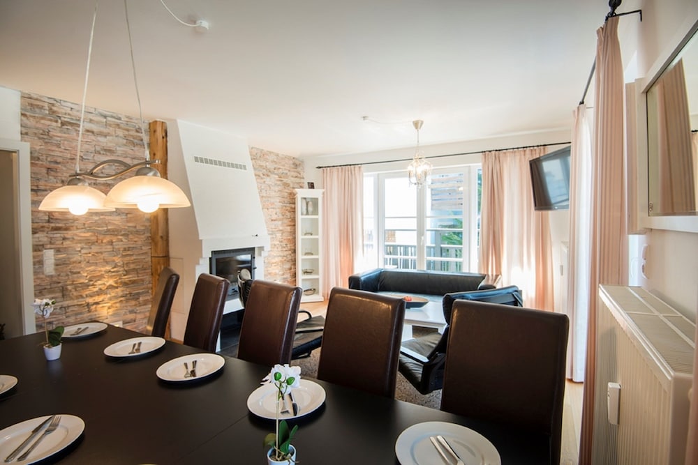 Apartment, 4 Bedrooms, Balcony photo 2