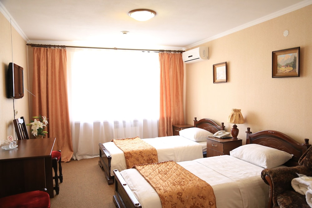 Standard Twin Room photo 2