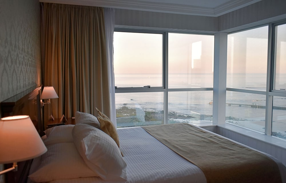 Suite, Corner - Photo 3