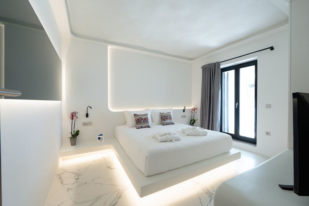 Suite with Private Pool