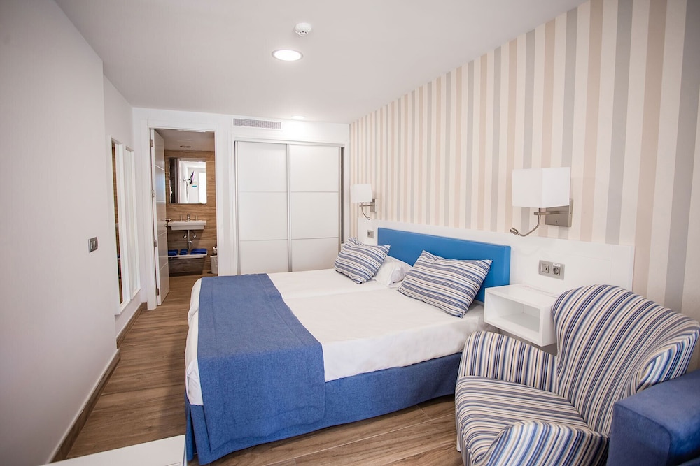 Superior Double Room, Terrace (Single Use) photo 3