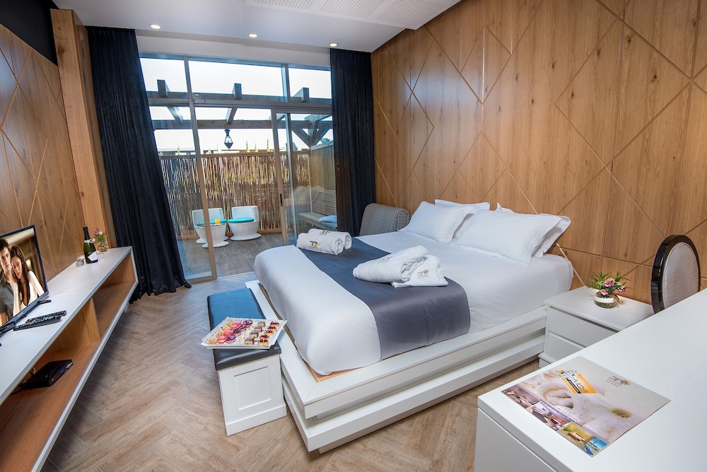 Classic Room, 1 Bedroom, Resort View