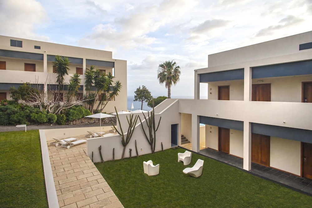 Double or Twin Room, Garden View - Photo 3