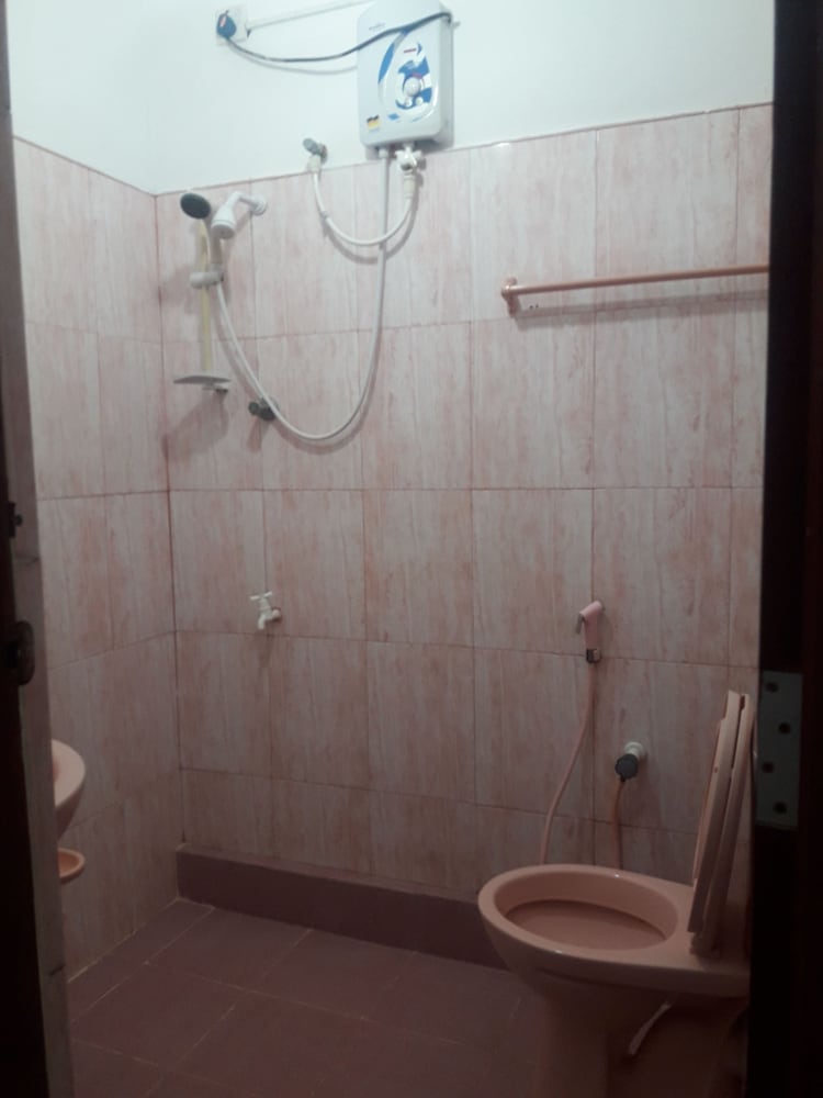 Standard Twin Room, 2 Twin Beds, Balcony, City View photo 2