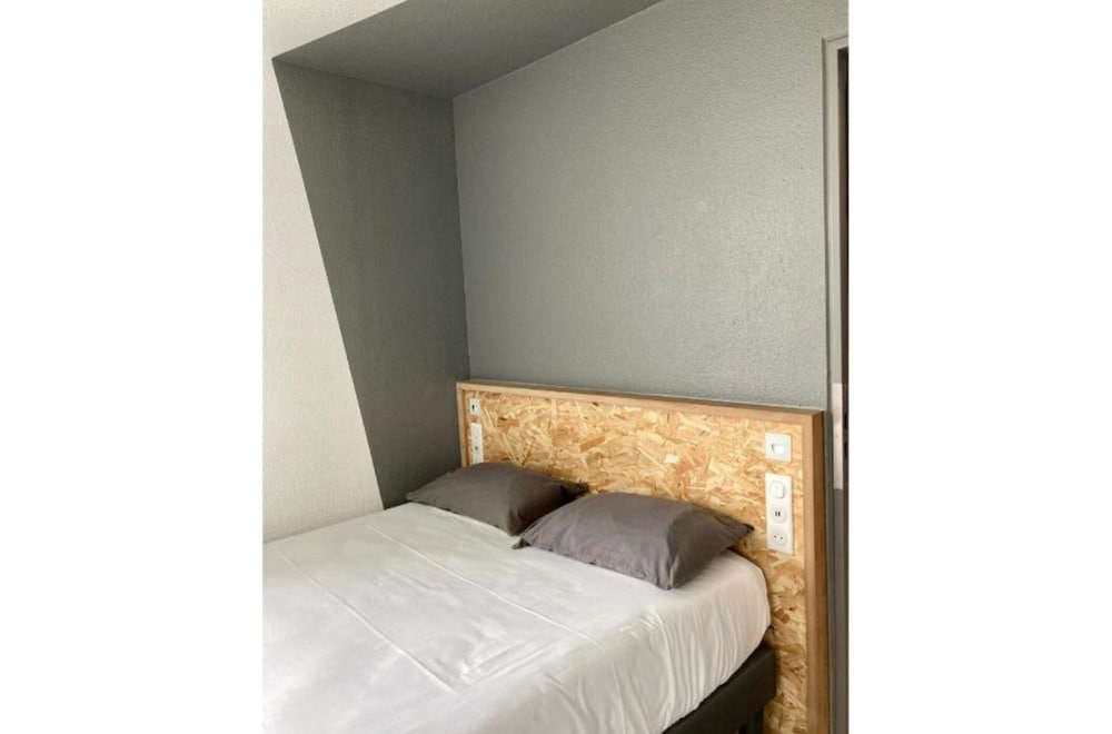 Standard Room, 1 Double Bed - Photo 4