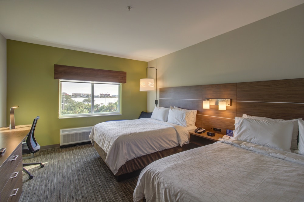 Suite, 2 Queen Beds photo 3