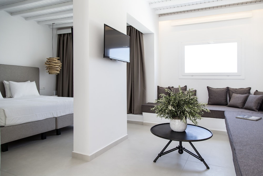 Deluxe Suite Sea View with Private Hot Jacuzzi photo 3